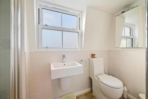 FB - Banim Street - Ensuite3 (1).JPG