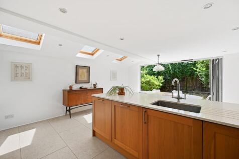 BCFBL - Becklow Road - Kitchen A (4).JPG