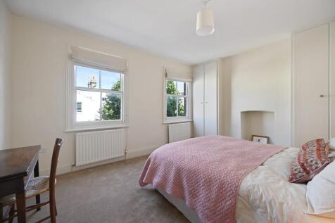 BCFBL - Becklow Road - Bedroom 1 (4).JPG