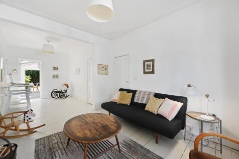 BCFBL -  Becklow Road - Reception D (4).JPG