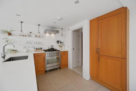 BCFBL - Becklow Road - Kitchen B (4).JPG