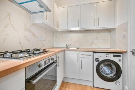 RQFBL_64a High Street_Kitchen (12).jpg