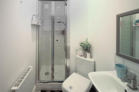 SHOWER ROOM ENSUITE