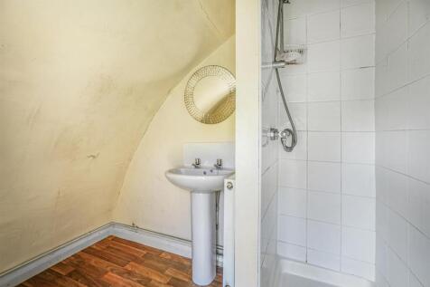 SHOWER ROOM ENSUITE