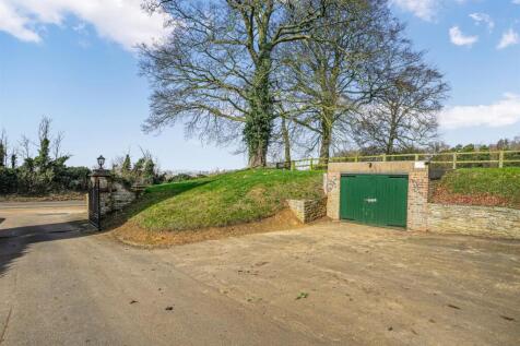 SINGLE GARAGE