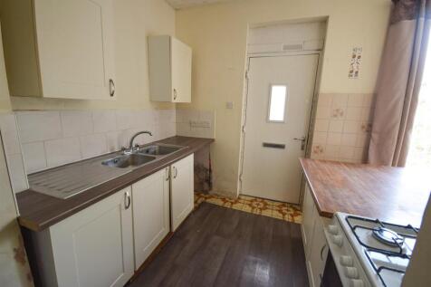 KITCHEN/UTILITY ROOM