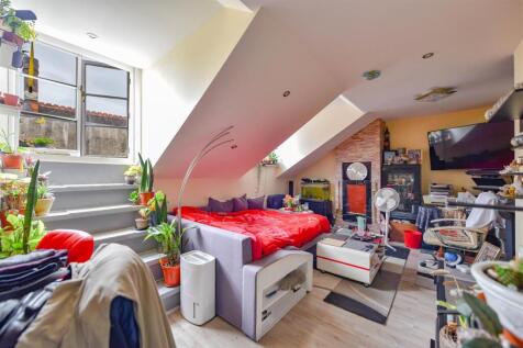 KITCHEN/LOUNGE/DINER