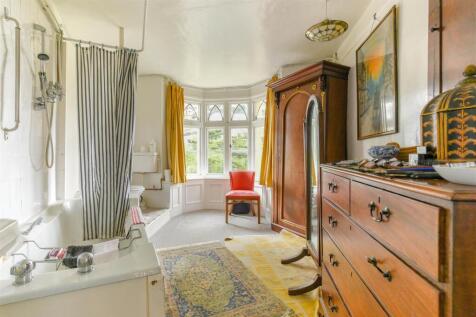 BATHROOM ENSUITE