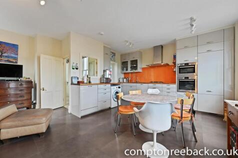 Kitchen / Dining Area