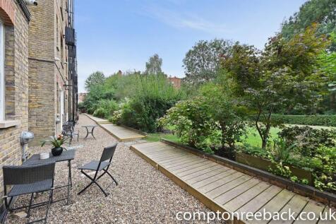CR -  Castellain Mansions - Patio3 (1).jpg