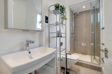 ENSUITE BED2