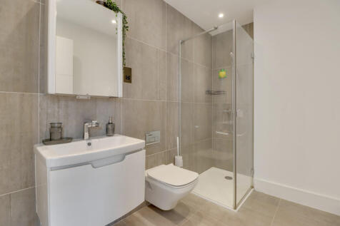 ENSUITE BED3