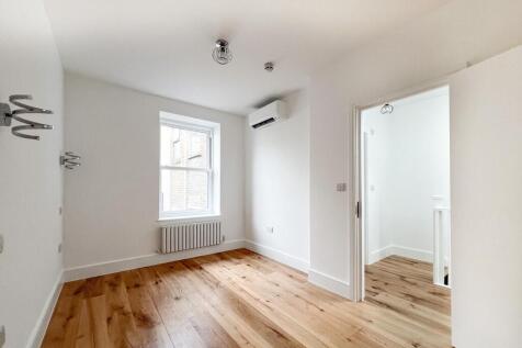 3b5ef281-c147-4d9...