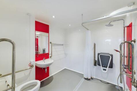 platamium bathroom 