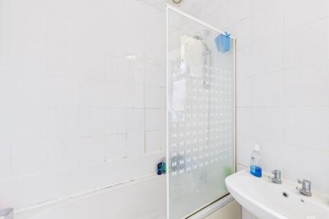 Main bathroom 1st Fl.