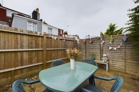 garden area 