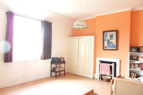 bedroom1.JPG