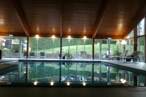 Pool with Lights on.jpg