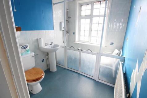 Bathroom.JPG
