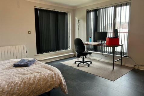 bedroom1.jpg