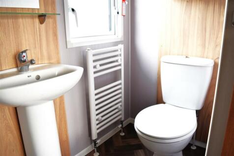 ENSUITE SHOWER ROOM