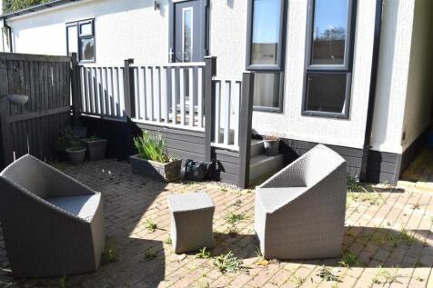 ENCLOSED GARDEN