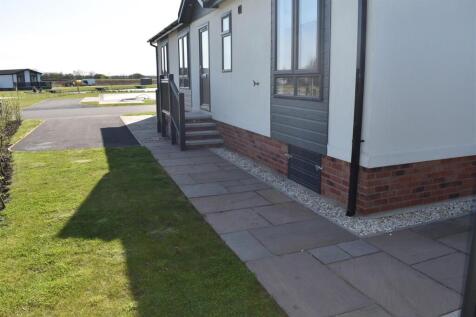 FRONT GARDEN &#43; DRIVEWAY