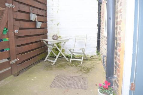 COURTYARD GARDEN
