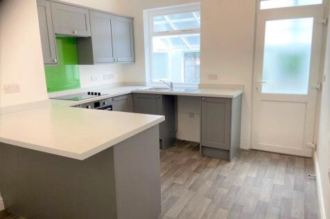 KITCHEN DINING ROOM