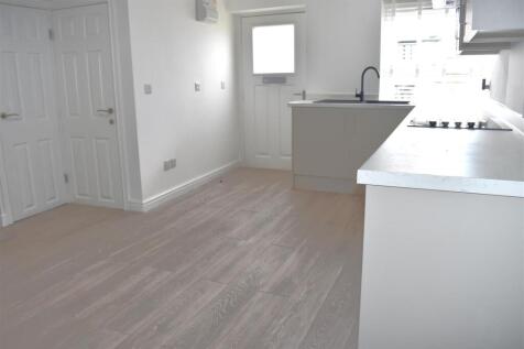 LOUNGE KITCHEN DINING ROOM