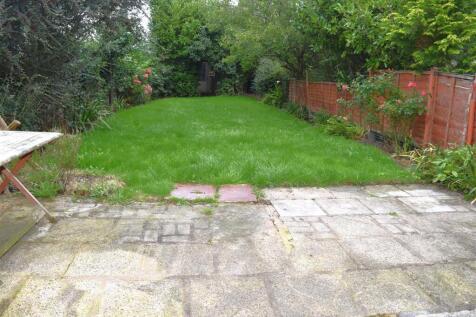 LAWNED &#43; PATIO GARDEN