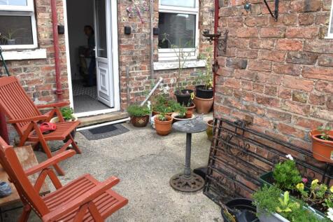 REAR COURTYARD