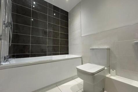 Bathroom 2.jpg