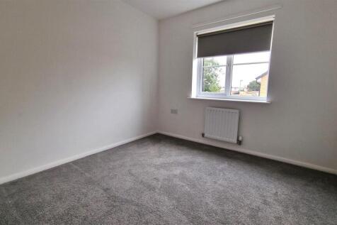 Bedroom 1.jpg