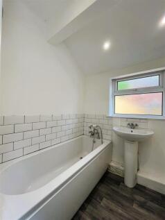 bathroom 2.jpg
