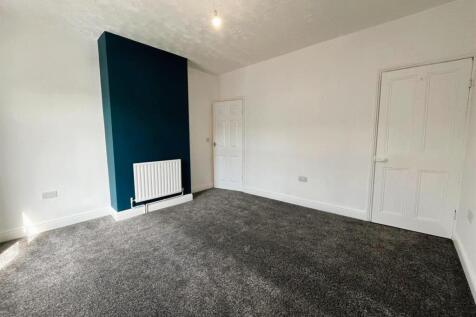 livingroom 4.jpg
