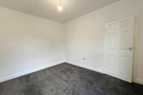 bedroom 8.jpg