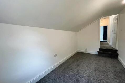 bedroom 5.jpg