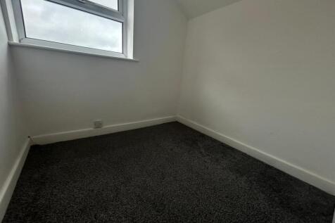 bedroom 3.jpg