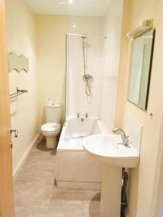 DEN017 Bathroom.jpg