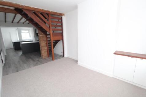 33 Leicester Road living room.jpeg