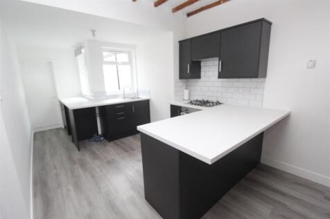 33 Leicester Road kitchen two.jpeg