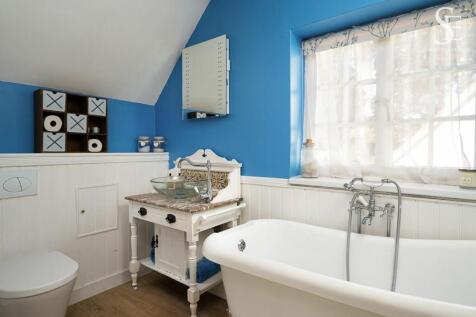 En-suite Bedroom 2