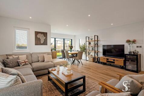 Living to Dining room
