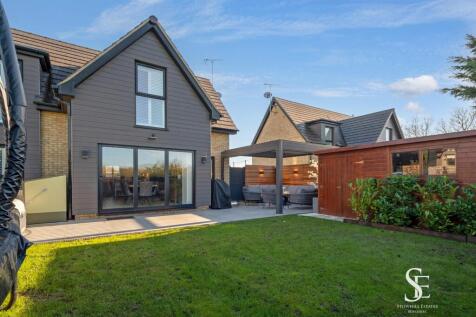 Garden to house, shed &amp; pergola