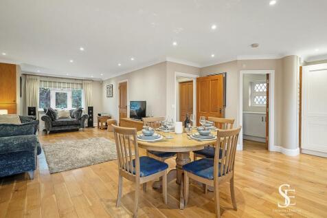 Open plan Dining / Living room