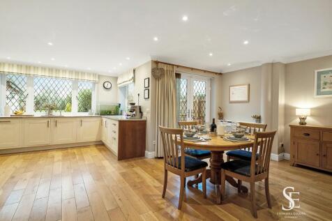 Open plan Kitchen Dining area