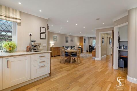 Open plan kitchen to dining area