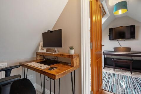 Top floor landing to Bedroom 4