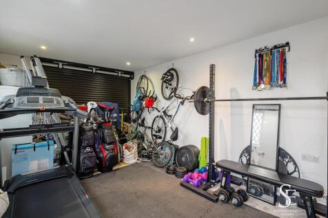 Detached garage